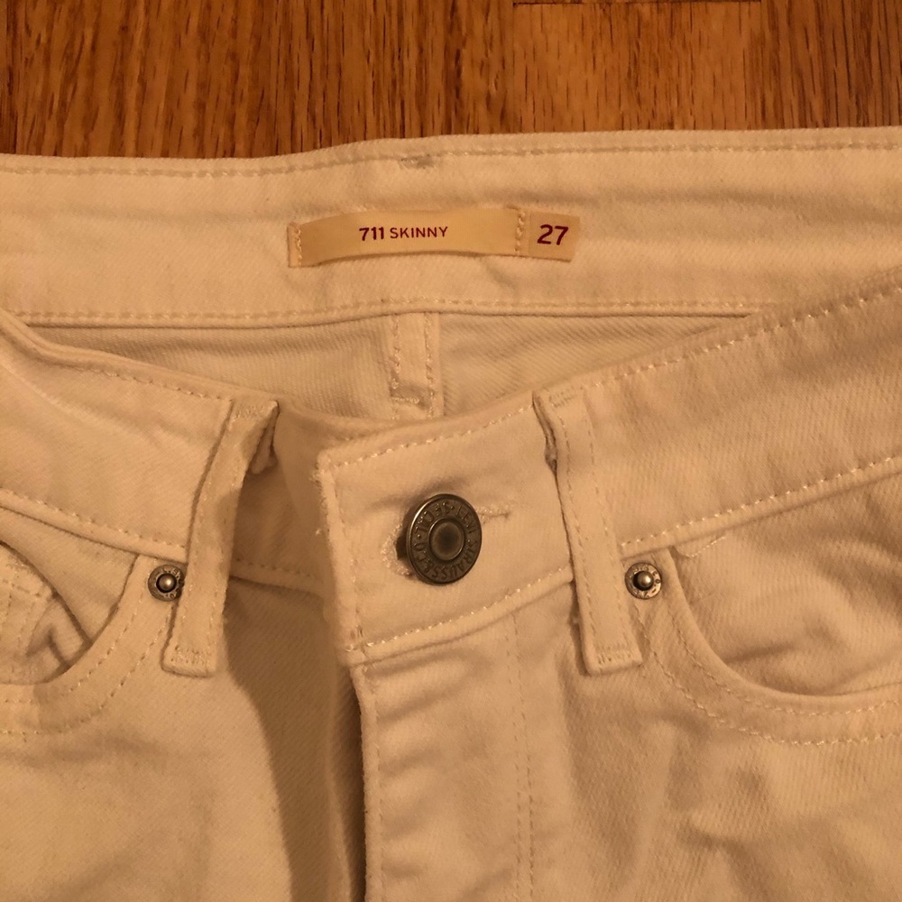 Levi’s 711 White Skinny 27